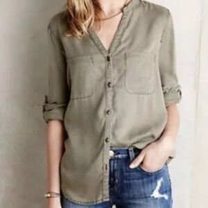Anthropologie green v neck blouse M